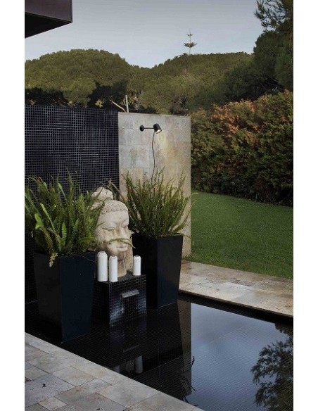 Luminaria para Fachada Negra