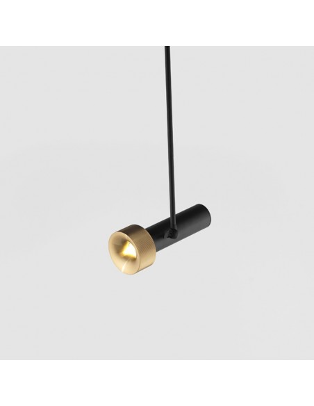 Lámpara Focus orientable de Aromas con cabezal en oro, antracita y níquel