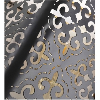 Aplique de pared en negro con interior dorado