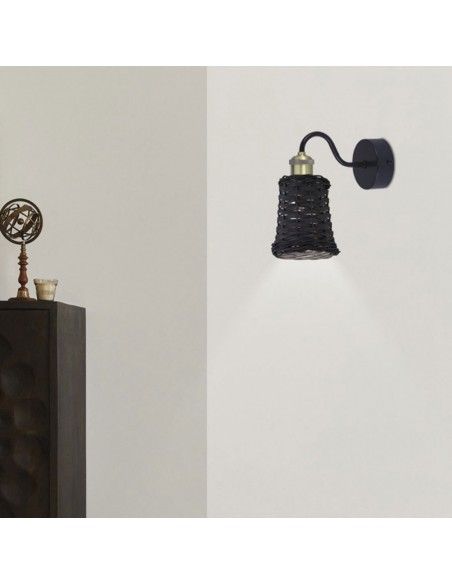 Aplique de pared negro-cuero con mimbre