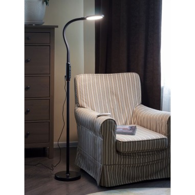 Lámpara de pie alto poder lumínico