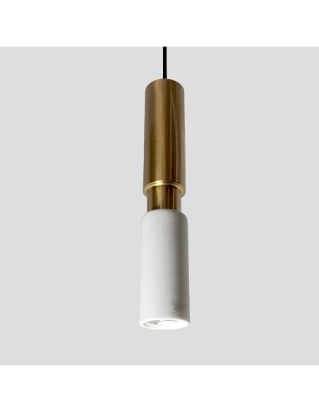 Lámpara de techo oro y mármol.