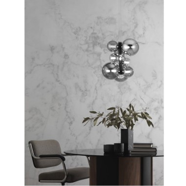 Lámpara negra con tulipas humo