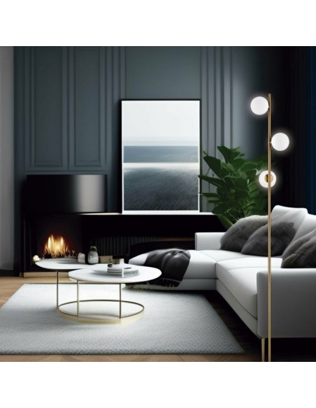 Lámpara de suelo latón con tulipas blancas