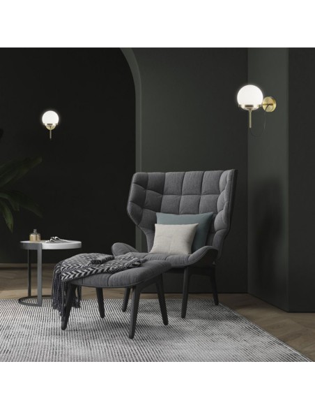 Aplique con cable exterior negro y tulipa opal