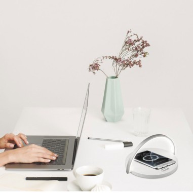 Lámpara de Mesa Táctil con Cargador...