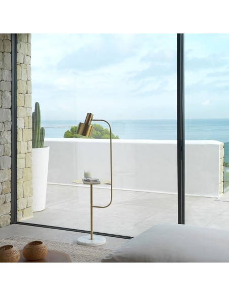 Lámpara de Pie Acabado Latón con Mesa