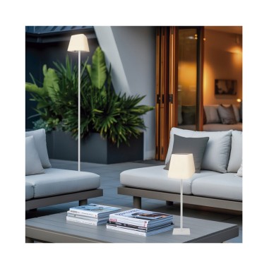 Lámpara de mesa blanca sin enchufe