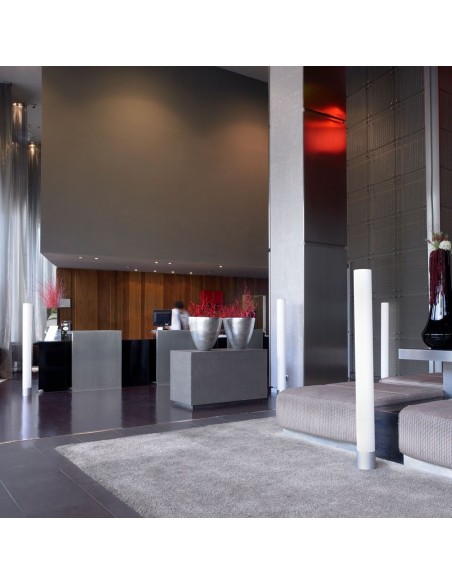 Lámpara Pie de Policarbonato